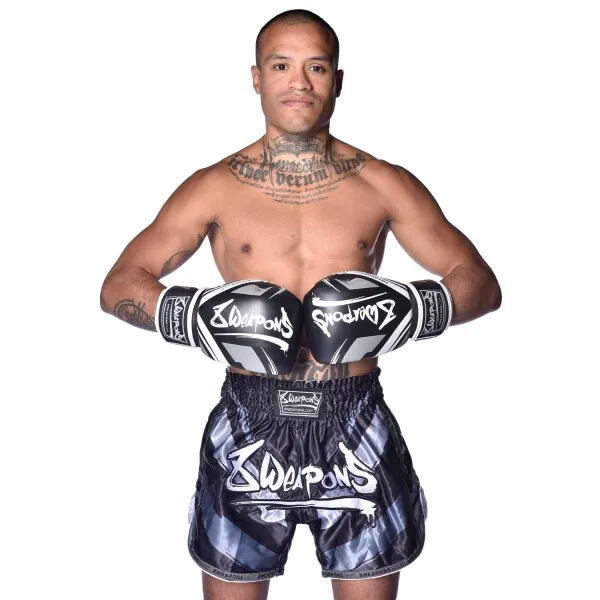 8 Weapons Muay Thai Shorts Shift Black-Matt