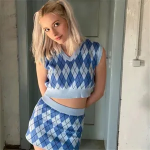Geometric Printed Crop Top and High Waist Short Skirt Two-piece