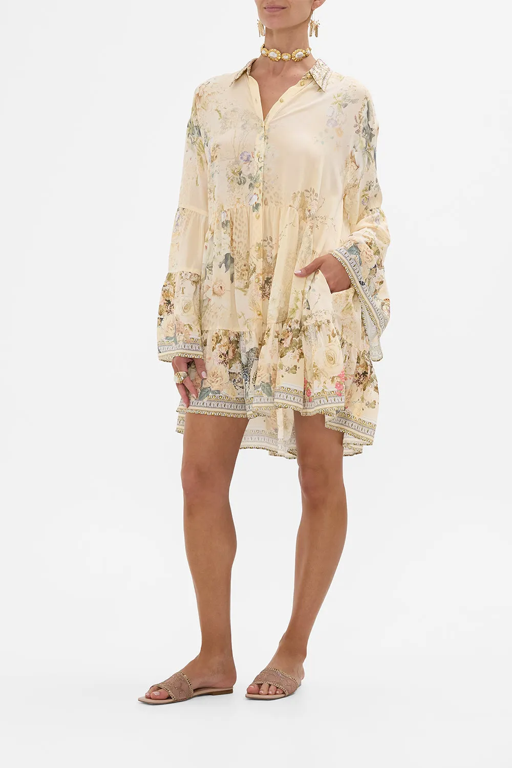 TIERED DRESS WITH COLLAR ADORNED IN ANTIQUITY