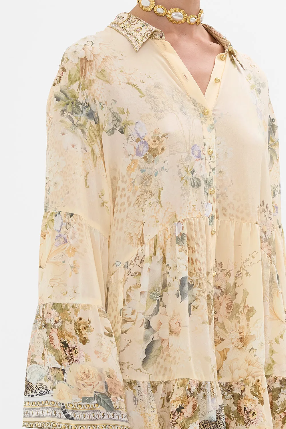 TIERED DRESS WITH COLLAR ADORNED IN ANTIQUITY